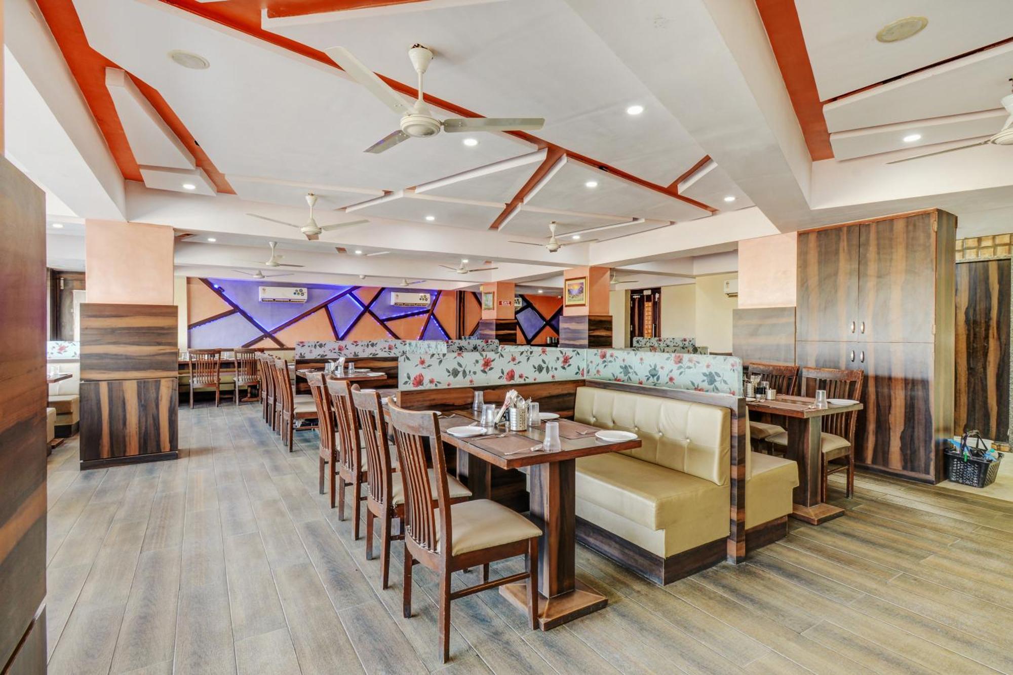 Hotel Desert Inn Tharad ภายนอก รูปภาพ